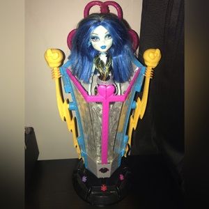 Monster High Freaky Fusion Frankie Recharge Chamber